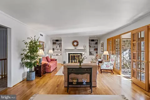 Living - 13401 Cambria Farms Rd, Phoenix, MD 21131 photo 3 of 7