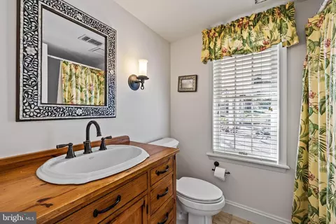Bath - 13401 Cambria Farms Rd, Phoenix, MD 21131 photo 5 of 6
