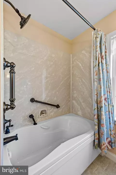 Bath - 13401 Cambria Farms Rd, Phoenix, MD 21131 photo 2 of 6