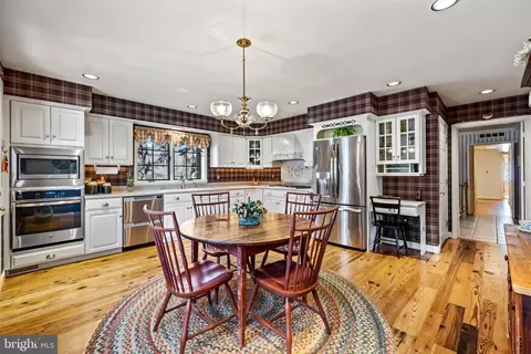 Dining - 13401 Cambria Farms Rd, Phoenix, MD 21131 photo 2 of 5