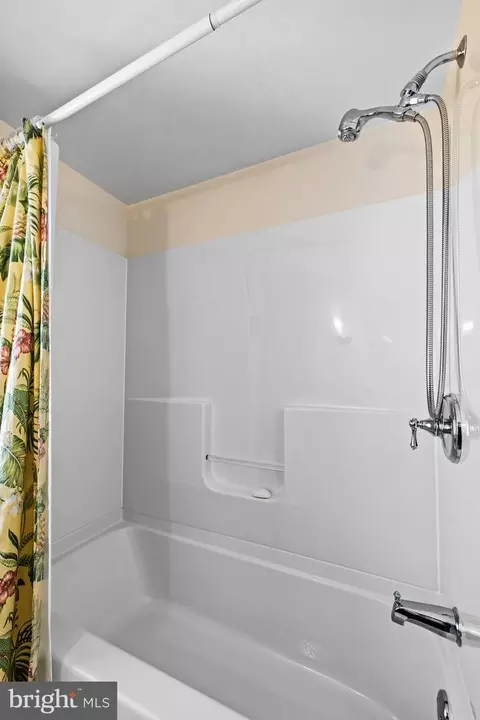 Bath - 13401 Cambria Farms Rd, Phoenix, MD 21131 photo 6 of 6