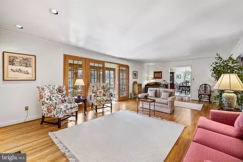 Living - 13401 Cambria Farms Rd, Phoenix, MD 21131 photo 2 of 7