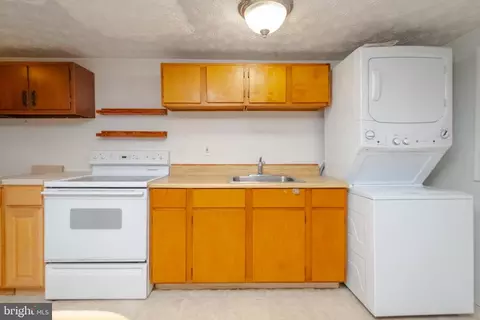 Kitchen - 2549 Lodge Forest Dr, Sparrows Point, MD 21219 photo 8 of 8