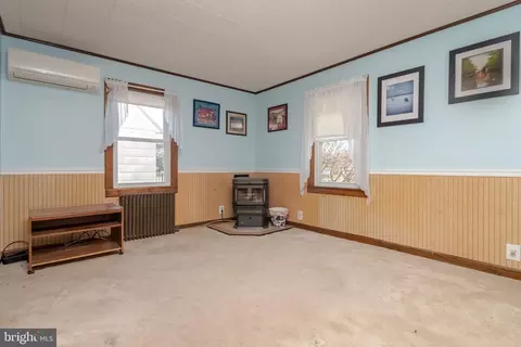 Living - 2549 Lodge Forest Dr, Sparrows Point, MD 21219 photo 1 of 3