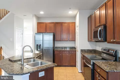 609 Tinker Rd, Middle River, MD 21220 photo 2