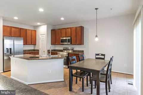 609 Tinker Rd, Middle River, MD 21220 photo 9