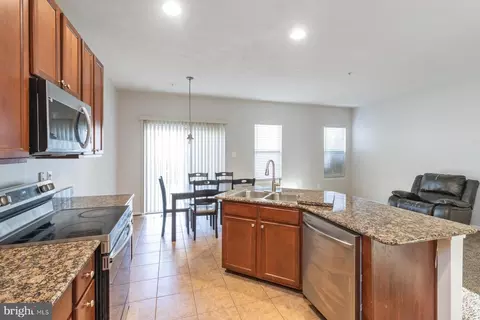 609 Tinker Rd, Middle River, MD 21220 photo 3