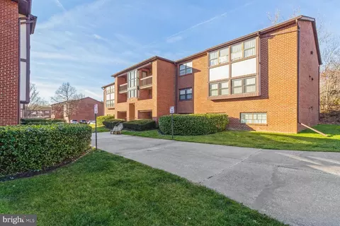 4 Juliet Ln #203, Nottingham, MD 21236