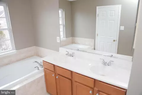 822 Lowe Rd, Middle River, MD 21220 photo 17