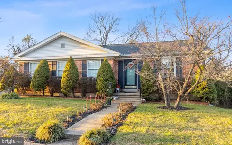 2308 Covered Bridge Garth, Parkville, MD 21234