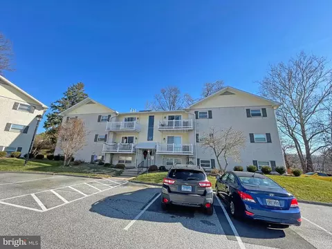 10 Warren Lodge Ct #2-B, Cockeysville, MD 21030