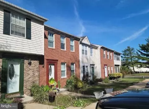 7 Reaching Cir, Essex, MD 21221
