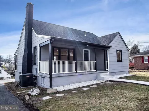 1911 Oak Dr, Gwynn Oak, MD 21207