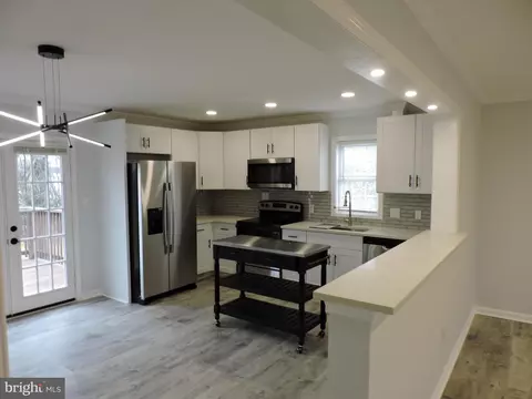 2913 N A N Rolling Rd, Windsor Mill, MD 21244 photo 4