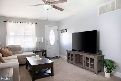 418 Lorraine Ave, Essex, MD 21221 photo 3