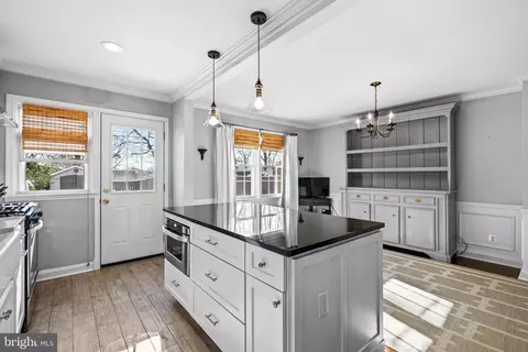 325 Old Trail Rd, Baltimore, MD 21212 photo 14