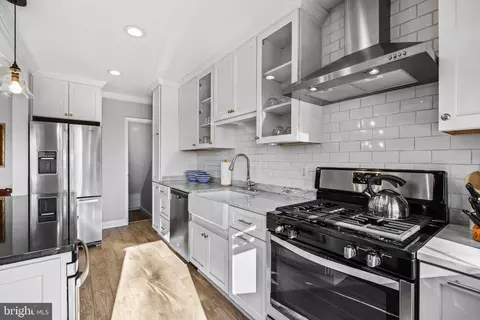 325 Old Trail Rd, Baltimore, MD 21212 photo 16