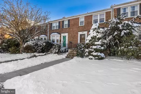 325 Old Trail Rd, Baltimore, MD 21212 photo 2