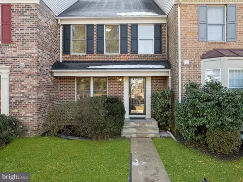 5 Highlands Ct, Owings Mills, MD 21117