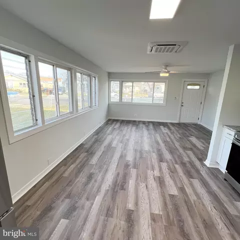 102 Propeller Dr, Middle River, MD 21220 photo 9
