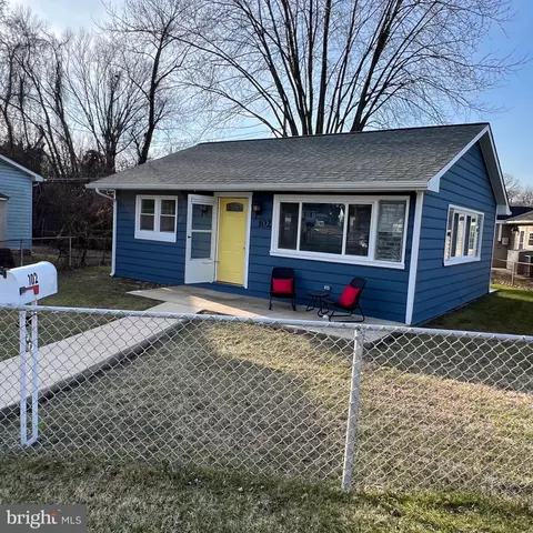 102 Propeller Dr, Middle River, MD 21220 photo 3