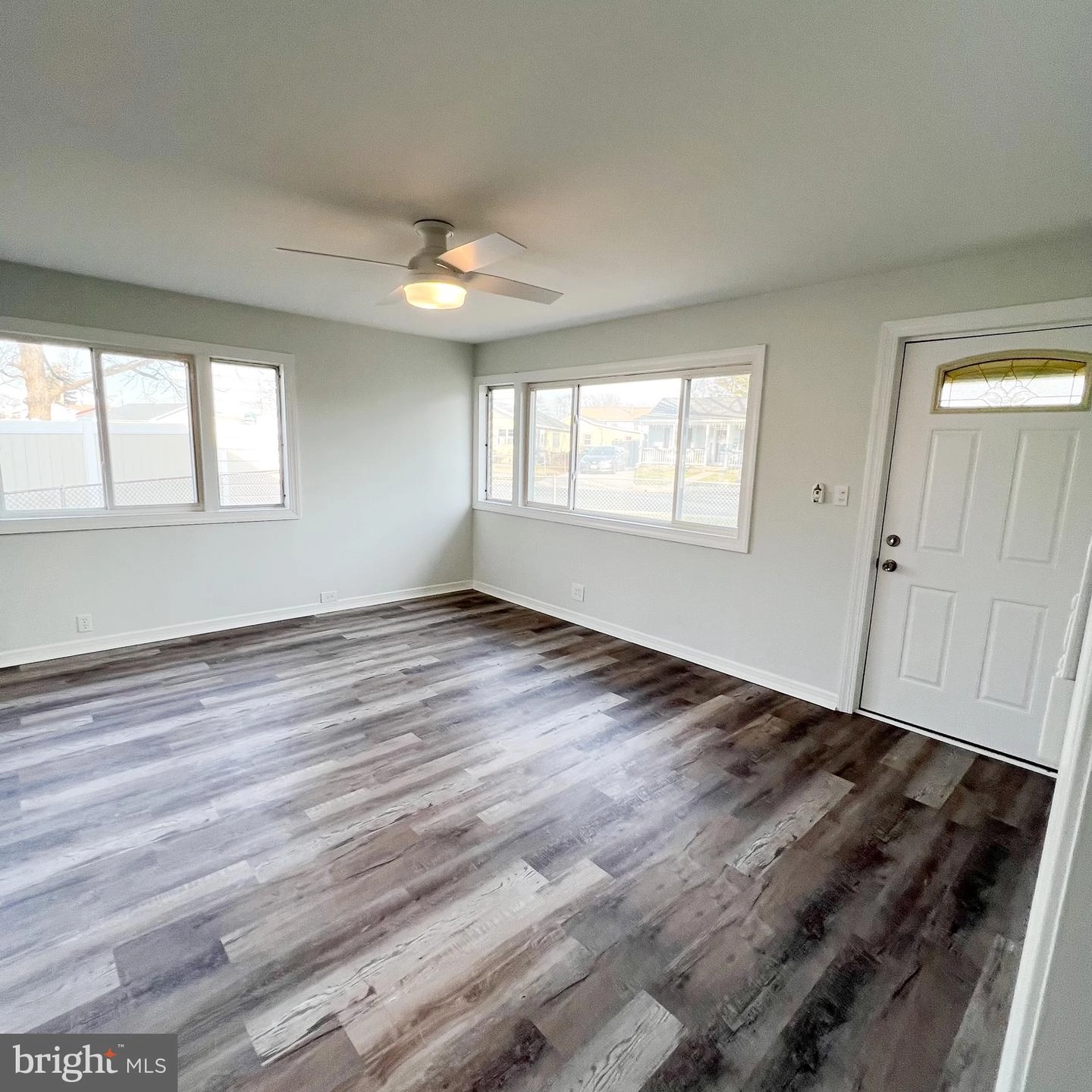102 Propeller Dr, Middle River, MD 21220 photo 5