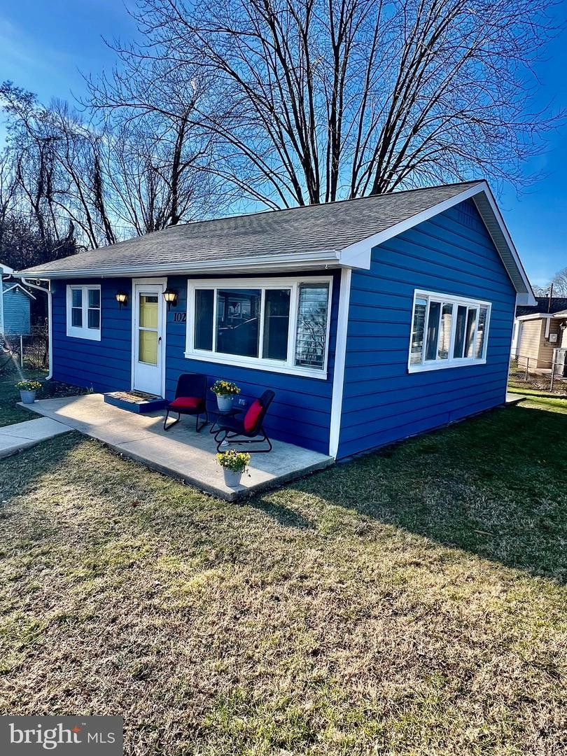 102 Propeller Dr, Middle River, MD 21220 photo 2