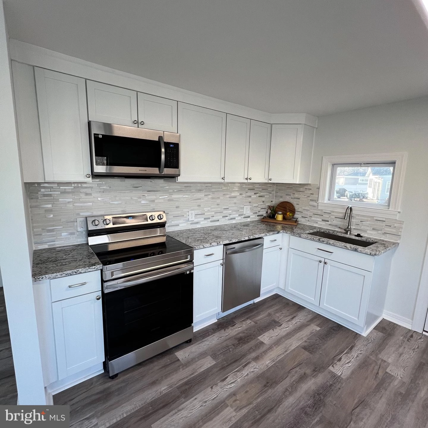 102 Propeller Dr, Middle River, MD 21220 photo 8