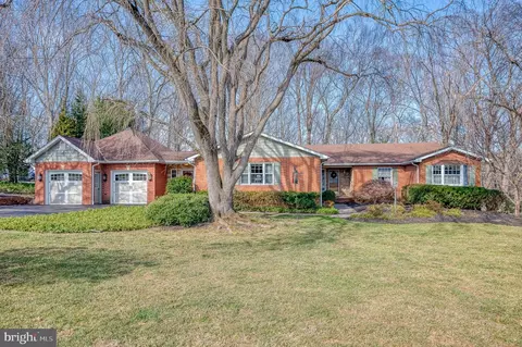 11202 Sheradale Dr, Kingsville, MD 21087