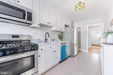 Kitchen - 410 Overbrook Rd, Baltimore, MD 21212 photo 2 of 3