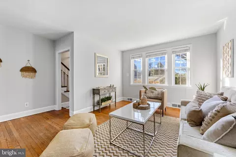 Living - 410 Overbrook Rd, Baltimore, MD 21212 photo 4 of 6