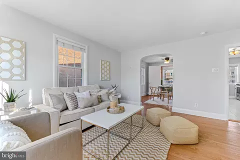 Living - 410 Overbrook Rd, Baltimore, MD 21212 photo 5 of 6
