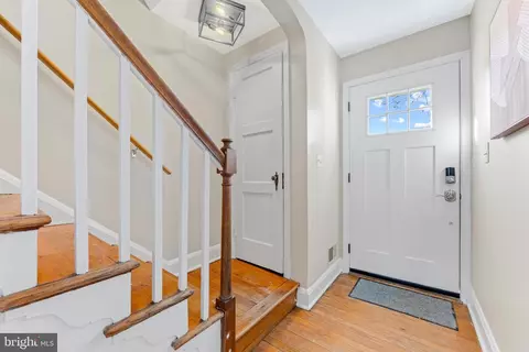 Entry Way - 410 Overbrook Rd, Baltimore, MD 21212 photo 2 of 7