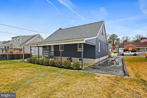 Exterior - 8917 Mavis Ave, Nottingham, MD 21236 photo 5 of 9
