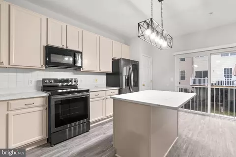 686 Luthardt, Middle River, MD 21220 photo 17