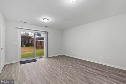 686 Luthardt, Middle River, MD 21220 photo 37