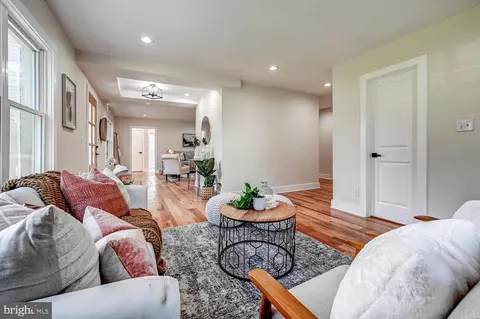 548 Hampton Ln, Towson, MD 21286 photo 8