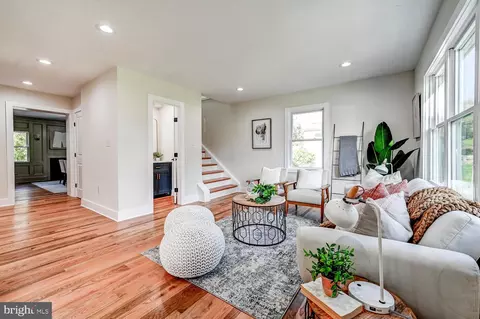 548 Hampton Ln, Towson, MD 21286 photo 6