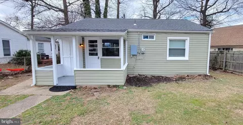 1302 3rd Rd, Middle River, MD 21220