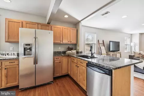 2 Holmes Ave, Catonsville, MD 21228 photo 17