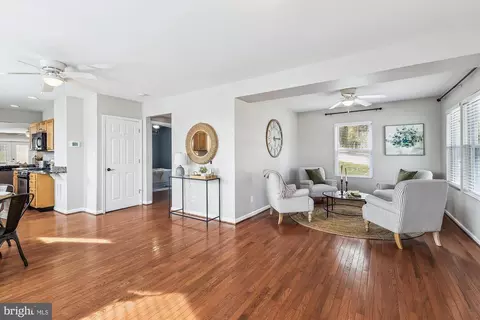 2 Holmes Ave, Catonsville, MD 21228 photo 6