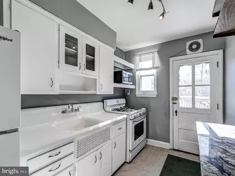 237 Linden Ave, Towson, MD 21286 photo 3