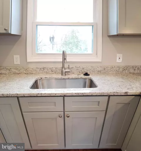 30 Stabilizer Dr, Middle River, MD 21220 photo 12