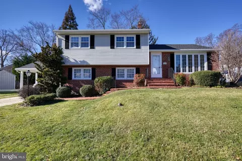 8402 Saunders Rd, Lutherville Timonium, MD 21093