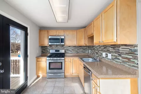 Kitchen - 636 Kingston Rd, Middle River, MD 21220 photo 2 of 2