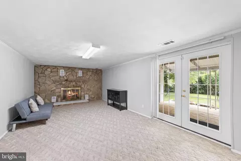 Living - 5521 Lanham Way, Baltimore, MD 21206 photo 5 of 7