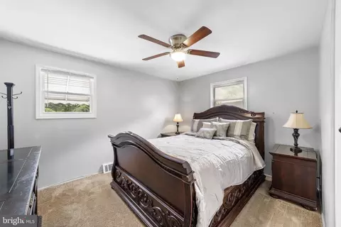 Bedroom - 5521 Lanham Way, Baltimore, MD 21206 photo 2 of 8
