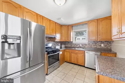 Kitchen - 5521 Lanham Way, Baltimore, MD 21206 photo 4 of 5