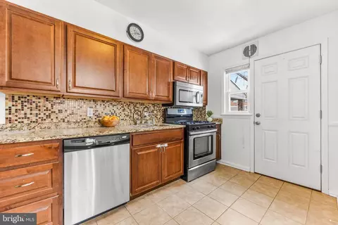 7210 Stratton Way, Baltimore, MD 21224 photo 8