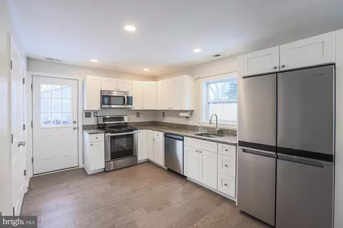 26 Helicopter Dr, Middle River, MD 21220 photo 11